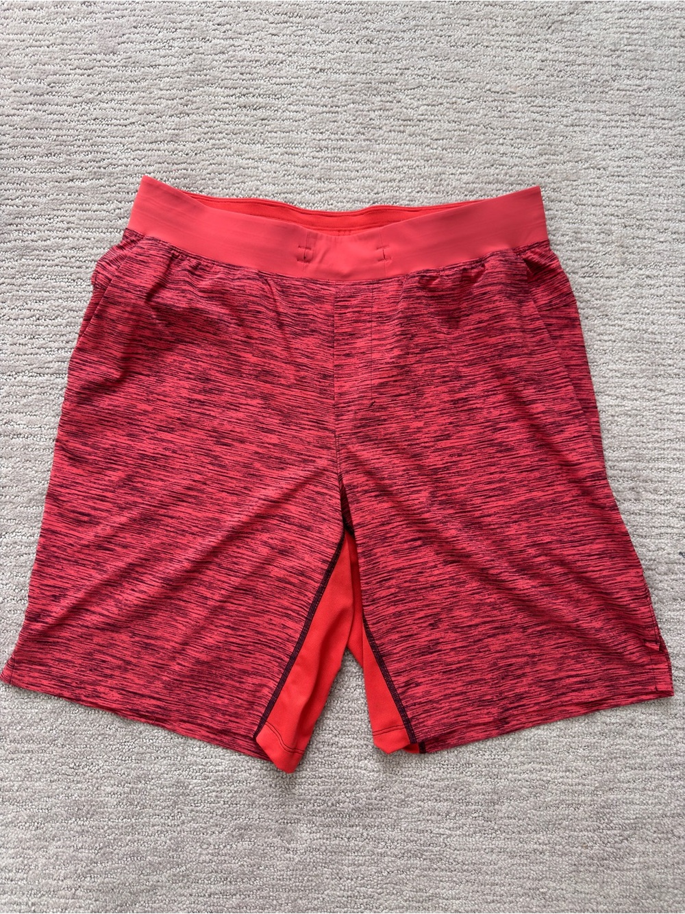 Lululemon T.H.E. Linerless 9” Training Shorts Men’s Large Red Heathered